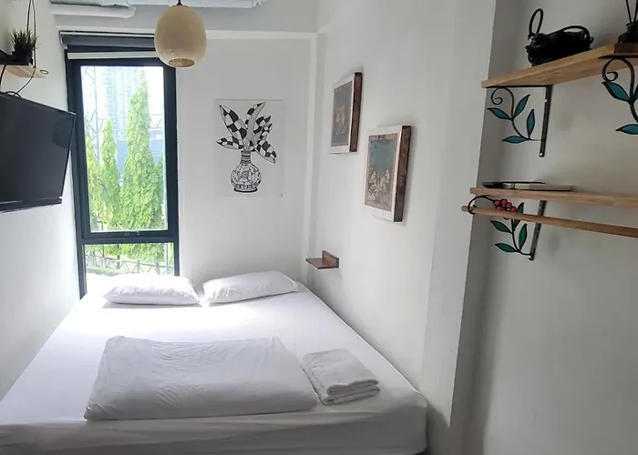 Holy Sheet Hostel *