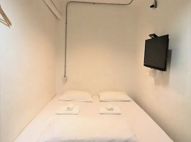 Hostel Holy Sheet *